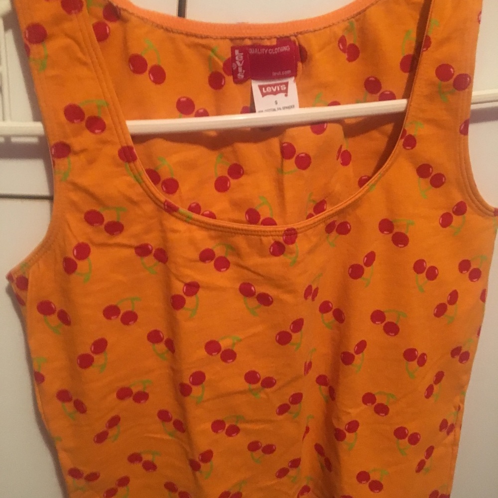 Cherry Levi ‘s tank 🍒